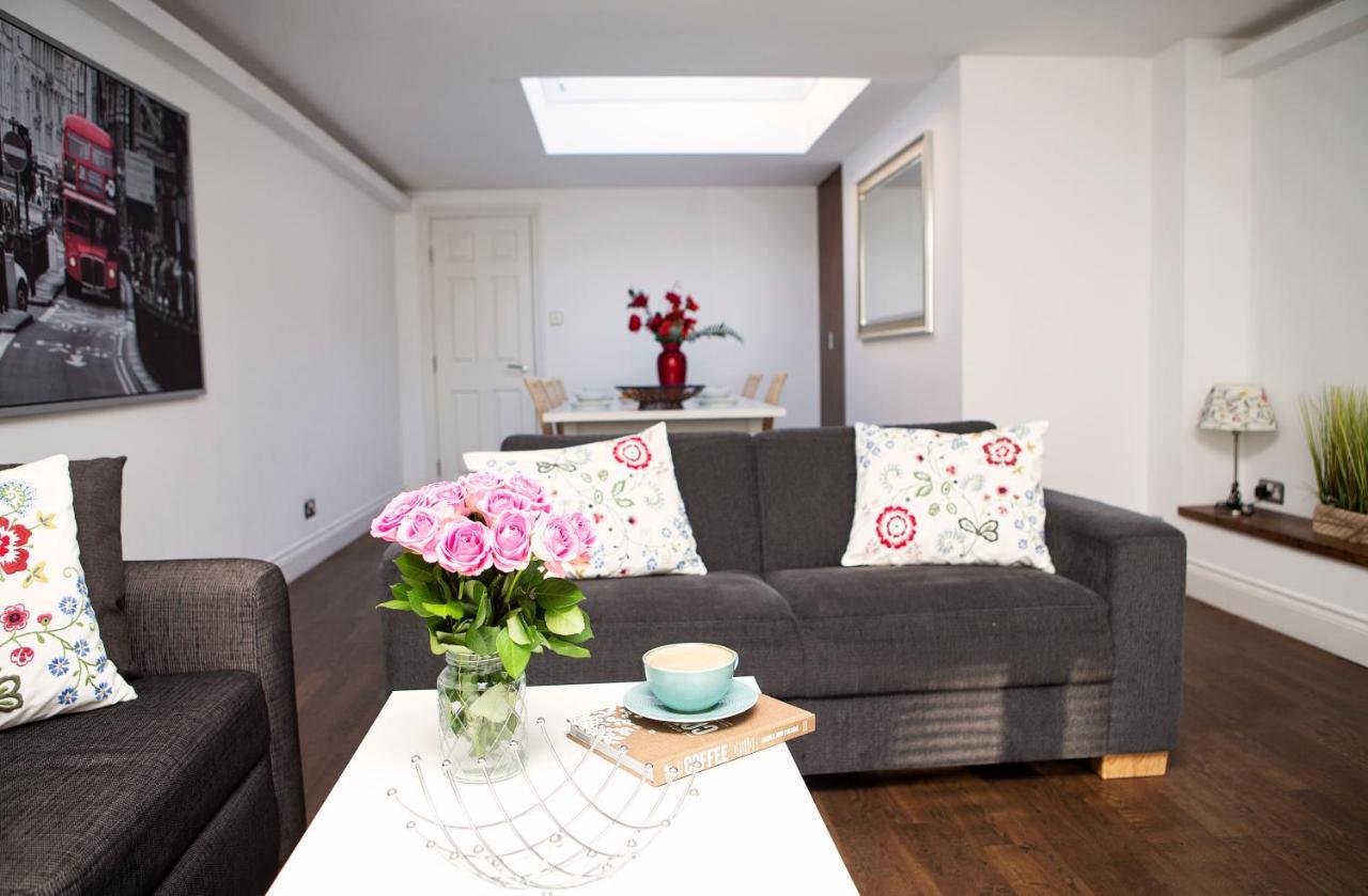 Apt 3, Trafalgar Sq Duplex, 3Rd & 4Th Floor By Indigo Flats London Exterior photo