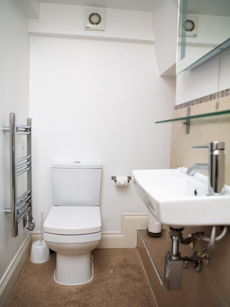 Apt 3, Trafalgar Sq Duplex, 3Rd & 4Th Floor By Indigo Flats London Exterior photo